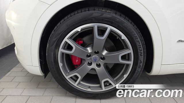 Maserati Levante из Кореи Encar
