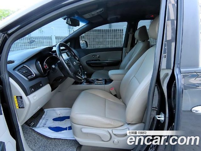 Kia Carnival 9-Seater Luxury — пробег 117 036 км — фото 5 из 5