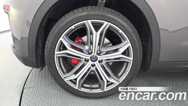 Maserati Levante из Кореи Encar