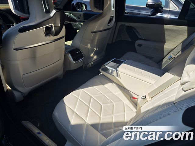BMW i7 из Кореи Encar