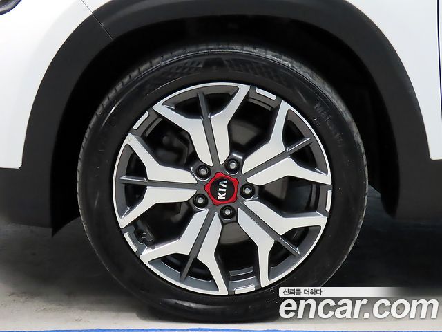 Kia Seltos из Кореи Encar
